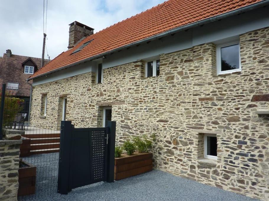 Maison Renovee Dans Le Bocage Normand Canisy Εξωτερικό φωτογραφία